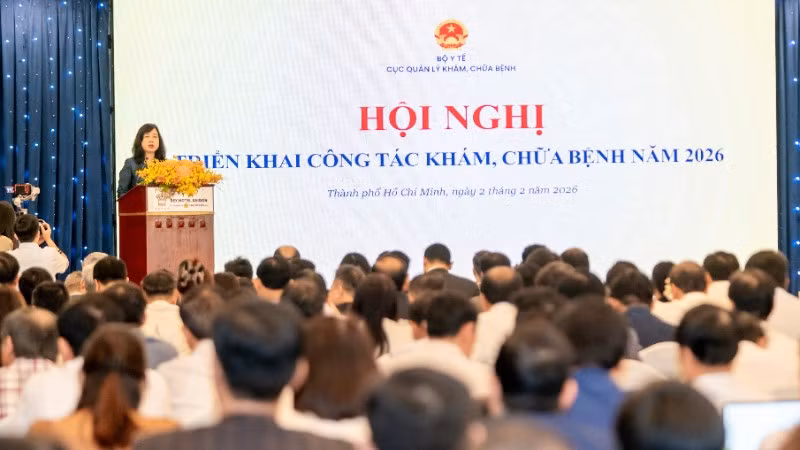 Bộ trưởng Y tế Đào Hồng Lan phát biểu tại hội nghị.