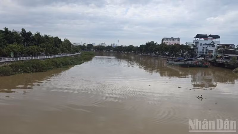 Sông Long Xuyên, nơi xảy ra tai nạn đuối nước.