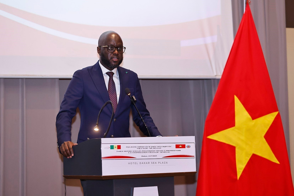 Chủ tịch Quốc hội Senegal Malick Ndiaye phát biểu. (Ảnh: DOÃN TẤN/TTXVN) vna-potal-chu-tich-quoc-hoi-tran-thanh-man-va-chu-tich-quoc-hoi-senegal-du-toa-dam-chinh-sach-thuc-day-hop-tac-viet-nam-senegal-8167687.jpg