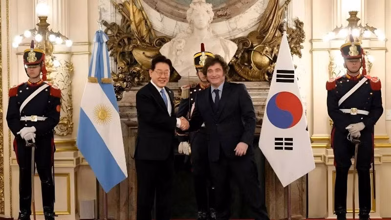 Tổng thống Argentina đón tiếp người đồng cấp Hàn Quốc. (Ảnh: Phủ Tổng thống Argentina)