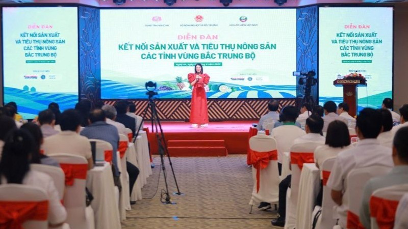 Quang cảnh diễn đàn.