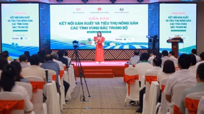 Quang cảnh diễn đàn.