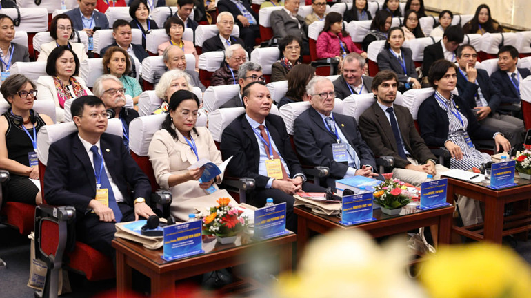 La conferencia científica internacional atrajo gran atención de la comunidad académica nacional e internacional. (Foto: Thanh Tung) 7ee5fc00-0ef7-4664-9e42-bedd7c1f5530-6731.jpg