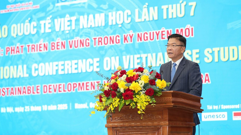 Phó Thủ tướng Chính phủ Lê Thành Long phát biểu chỉ đạo tại hội thảo. img-0084-472.jpg