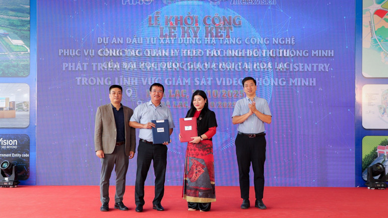 Representanter fra Institute for Research on Artificial Intelligence Applications in Sustainable Development, under Høyteknologi- og innovasjonsparken - Hanoi National University og AI20X Vietnam Investment Joint Stock Company utvekslet en intensjonsavtale om samarbeid. img-0823-2040.jpg