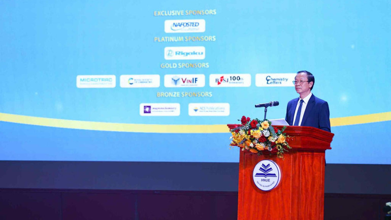 Ständige biträdande utbildningsminister Pham Ngoc Thuong talar. (Foto: THANH TUNG) 84cd232c-d59f-4751-bc47-562f0d129ad3-2514.jpg