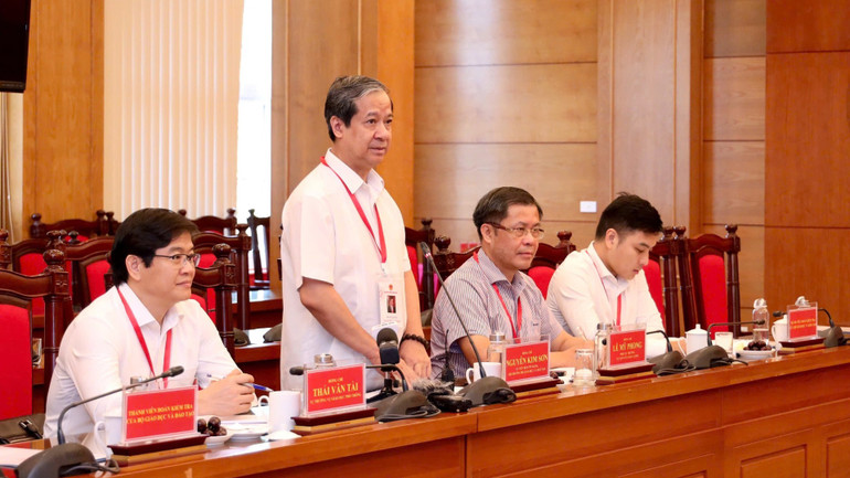 Bộ trưởng Nguyễn Kim Sơn phát biểu tại buổi làm việc. img-0299-2926.jpg