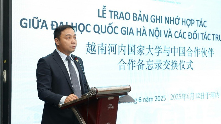 Phó Giám đốc Đại học Quốc gia Hà Nội Đào Thanh Trường phát biểu khai mạc. img-8286.jpg