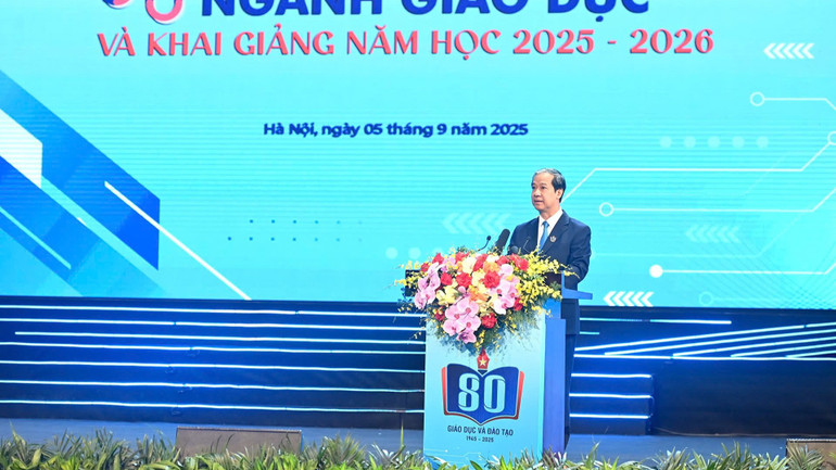 Bộ trưởng Giáo dục và Đào tạo Nguyễn Kim Sơn trình bày diễn văn tại lễ kỷ niệm. (Ảnh: ĐĂNG KHOA) 6bd096d670ebfbb5a2fa-4460.jpg