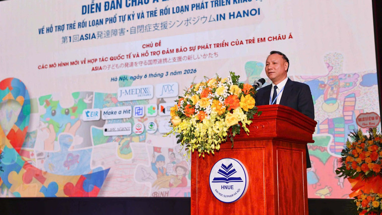 Phó Giáo sư, Tiến sĩ Nguyễn Đức Sơn, Hiệu trưởng Trường đại học Sư phạm Hà Nội phát biểu.