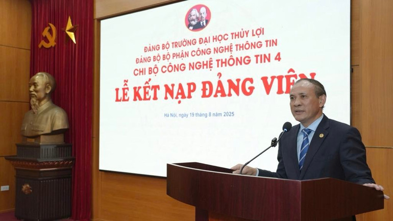 Giáo sư, Tiến sĩ Nguyễn Trung Việt, Hiệu trưởng Trường đại học Thủy lợi phát biểu. 791a38ac-716c-43bb-b3e3-108bf76d57a8.jpg