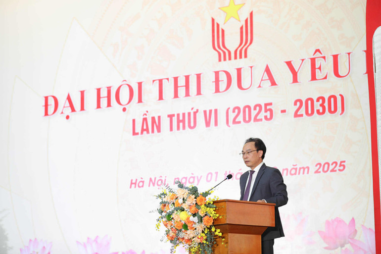 នាយកសាកលវិទ្យាល័យជាតិហាណូយ លោក Hoang Minh Son បានបើកដំណើរការចលនាត្រាប់តាមសម័យកាល 2025-2030។ d0e4d2d5-e5eb-4be0-aa6e-ac4b979ce784.jpg