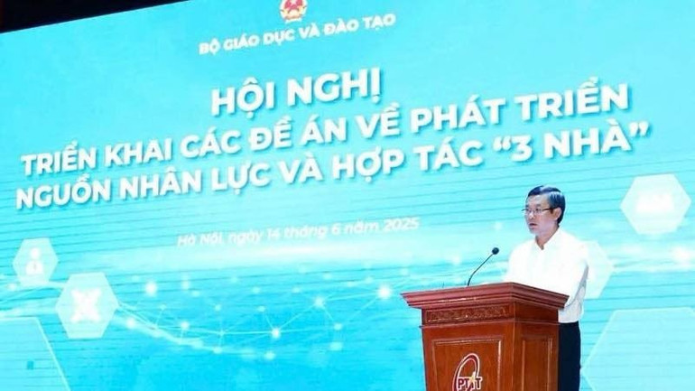 Thứ trưởng Giáo dục và Đào tạo Nguyễn Văn Phúc phát biểu tại hội nghị. 8d16da08-a8d7-4b39-8daf-699fcc014df8.jpg