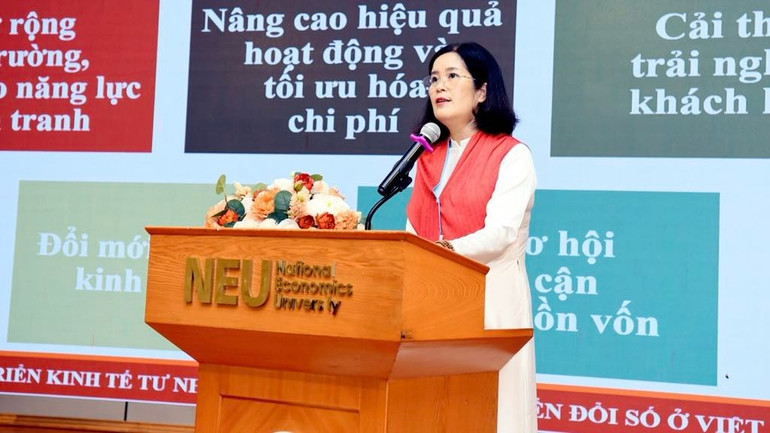 Tiến sĩ Nguyễn Thị Hào, Đại học Kinh tế quốc dân trình bày tham luận. 403210ba-6bbf-48bc-98b2-887231d0ab43.jpg
