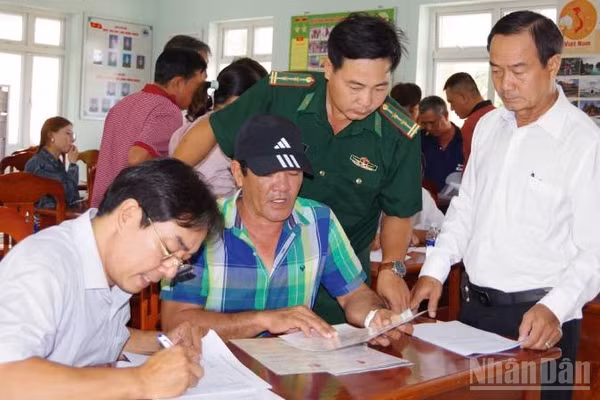 Ngư dân được hỗ trợ đăng ký cấp giấy phép sử dụng tần số và thiết bị vô tuyến điện.