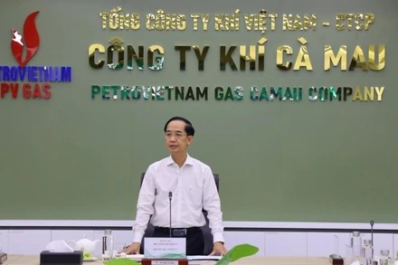 Đồng chí Hồ Thanh Thủy, Phó Bí thư Tỉnh ủy Cà Mau dẫn đầu đoàn công tác thăm và làm việc tại PV GAS CA MAU.