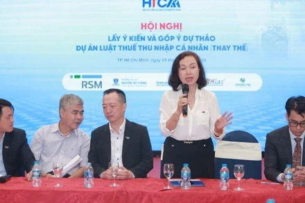 Các đại biểu chủ trì thảo luận góp ý về Dự án Luật thuế thu nhập cá nhân (thay thế).