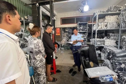 Lực lượng quản lý thị trường tạm giữ toàn bộ số hàng hóa vi phạm.