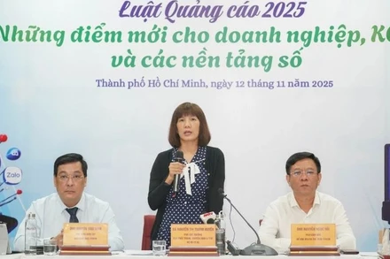 Các đại biểu chủ trì Toạ đàm "Luật Quảng cáo 2025: Những điểm mới cho doanh nghiệp, KOL và các nền tảng số".