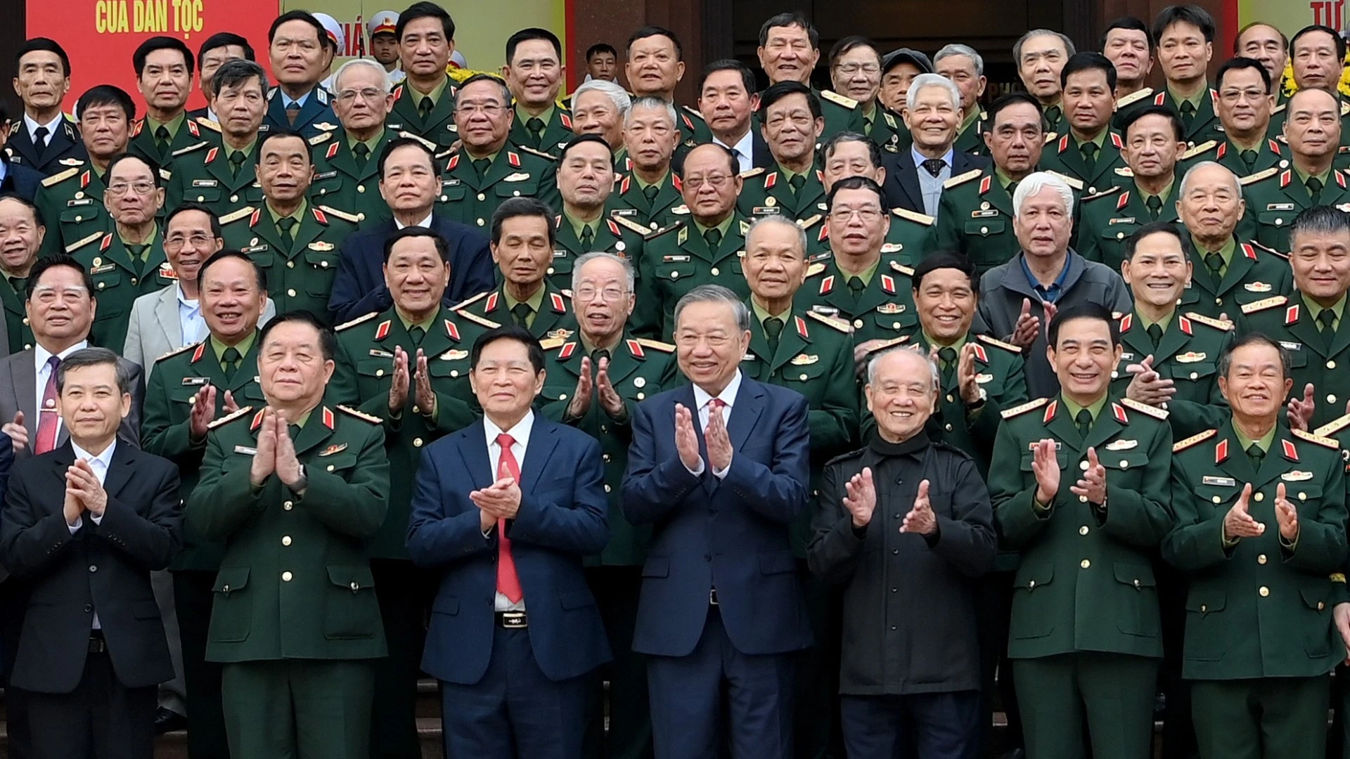 Tổng Bí thư Tô Lâm gặp mặt tướng lĩnh quân đội nghỉ hưu, nhấn mạnh vai trò lịch sử