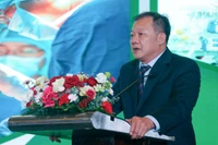 Tiến sĩ, bác sĩ Dương Đức Hùng, Giám đốc Bệnh viện Hữu nghị Việt Đức phát biểu tại hội nghị.