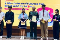 Tại buổi lễ, 5 em nhỏ đại diện cho 2.775 trẻ em tại 16 tỉnh, thành phố trên cả nước đã có phần trình bày về thực trạng, lợi ích và rủi ro khi trẻ em tham gia môi trường mạng.