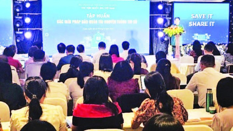 Học viên dự lớp tập huấn bảo quản tài nguyên thông tin số. 16-675.jpg