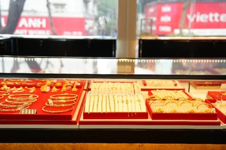 Giá vàng ngày 6/2: Vàng miếng SJC tiếp đà “lao dốc”, giảm tới 5 triệu đồng/lượng