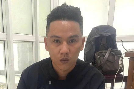 Nguyễn Văn Hoàng tại cơ quan điều tra. (Ảnh: Công an cung cấp)