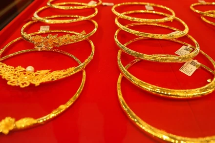 Giá vàng ngày 11/2: Vàng miếng SJC neo ở mức 181 triệu đồng/lượng