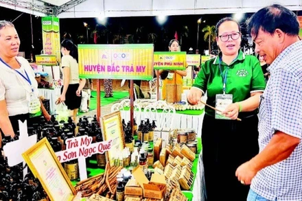 Giới thiệu các sản phẩm quế tiêu chuẩn OCOP của Hợp tác xã Quế Trà My Minh Phúc.