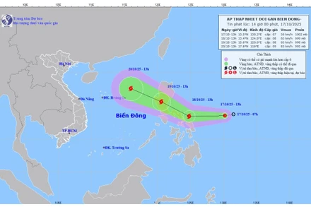 Bản đồ dự báo quỹ đạo và cường độ áp thấp nhiệt đới phát lúc 14 giờ chiều 17/10/2025. (Nguồn: Trung tâm Dự báo khí tượng thủy văn quốc gia)