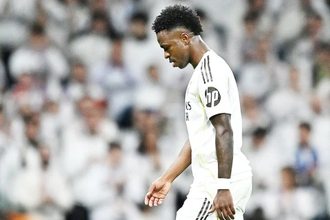 Tài năng của Vinicius ngày càng bị che khuất bởi chuỗi hành vi gây ức chế cho chính đồng đội và khán giả.