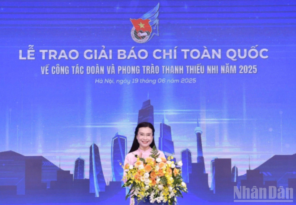 Bí thư Trung ương Đoàn, Chủ tịch Hội đồng Đội Trung ương Nguyễn Phạm Duy Trang phát biểu tổng kết Giải tại buổi lễ. ndo_br_1000023954-9481.jpg
