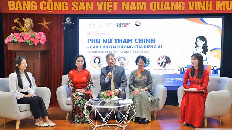 Các đại biểu chia sẻ ý kiến tại Tọa đàm.