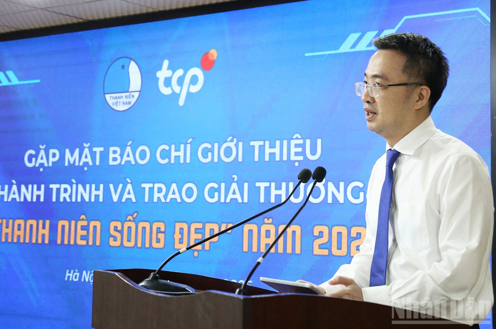Đồng chí Nguyễn Tường Lâm phát biểu ý kiến tại chương trình gặp mặt báo chí. ndo_br_c326ce4dc005765b2f14.jpg