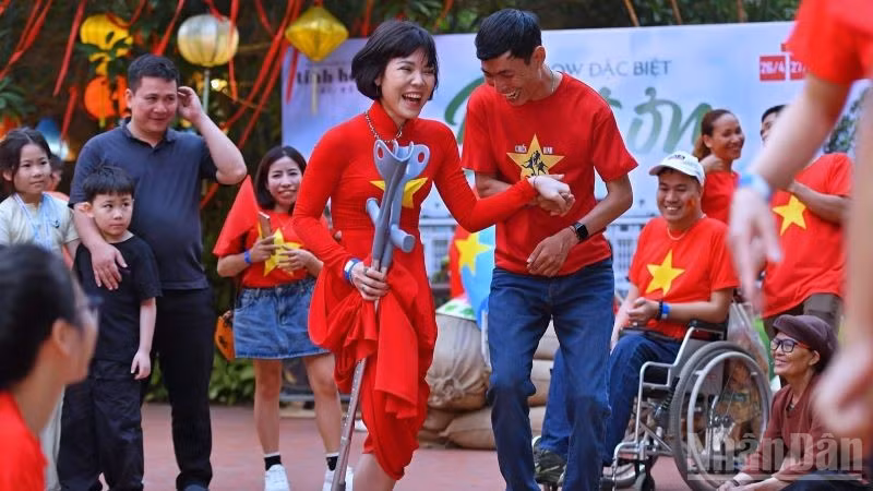 Không khí sôi nổi tại các hoạt động cộng đồng do Trung ương Hội Thanh niên Khuyết tật Việt Nam tổ chức.