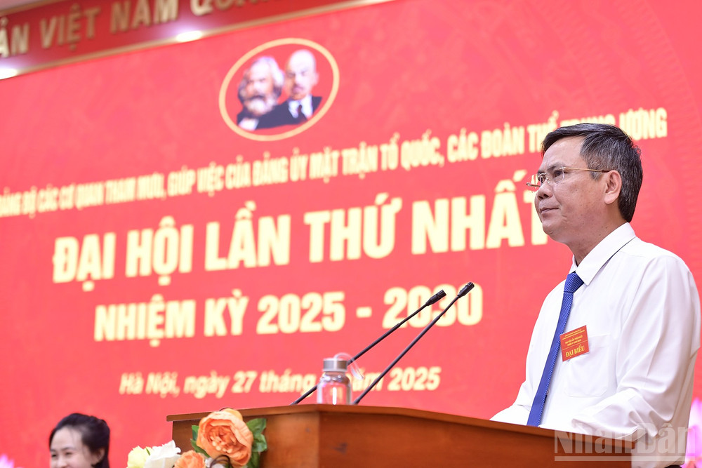 Đồng chí Trần Thắng phát biểu khai mạc Đại hội. ndo_br_miu-2539.jpg