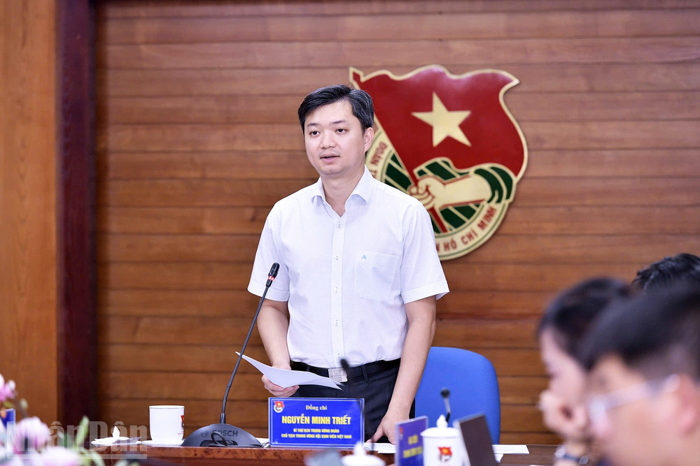 Đồng chí Nguyễn Minh Triết phát biểu ý kiến tại Hội nghị. ndo_bl_4df0feee1d4faa11f35e.jpg
