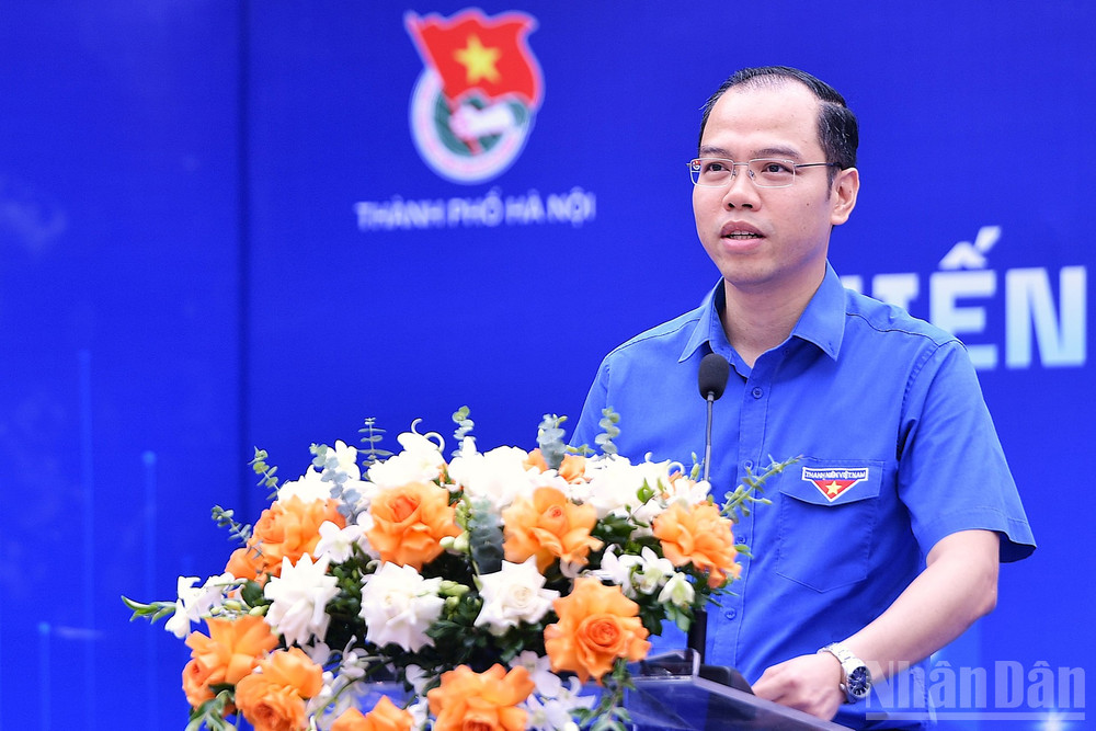 Đồng chí Nguyễn Tiến Hưng phát biểu ý kiến tại buổi lễ. ndo_br_miu-0666.jpg