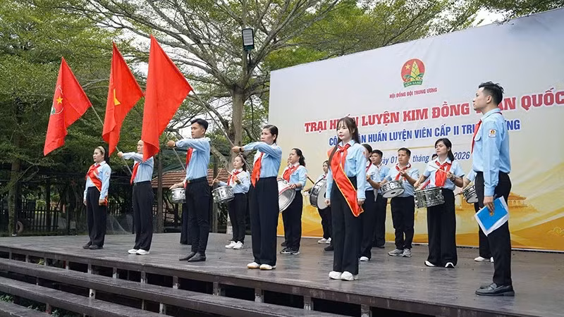 Một buổi tập luyện, kiểm tra Nghi thức Đội tại Trại huấn luyện Kim Đồng toàn quốc. (Ảnh: Hội đồng Đội Trung ương cung cấp)