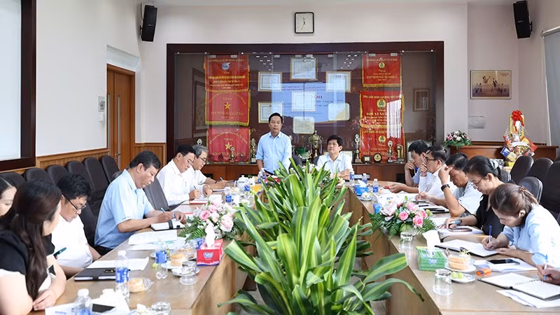 Công ty Quản lý và Kinh doanh Chợ Bình Điền họp bàn kế hoạch kinh doanh những tháng cuối năm và phục vụ mùa Tết Bính Ngọ 2026.