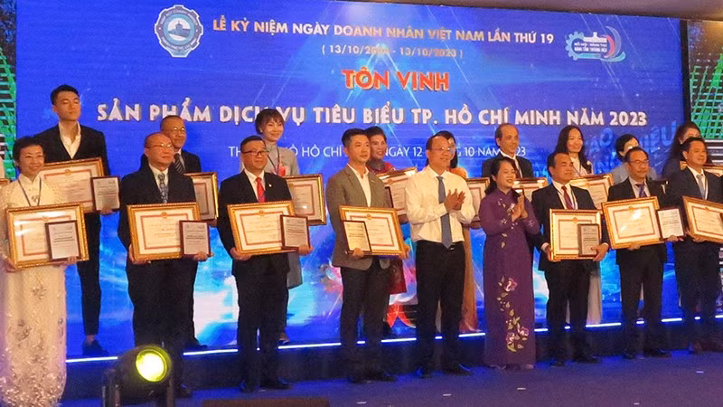 Các doanh nghiệp được tôn vinh tại cuộc bình chọn “Sản phẩm, dịch vụ tiêu biểu Thành phố Hồ Chí Minh” năm 2023.