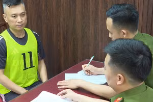 Công an đấu tranh với đối tượng chủ mưu, cầm đầu.