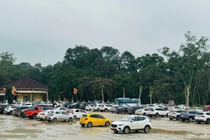 Bãi đậu, đỗ xe miễn phí ở khu vực Di tích lịch sử Lam Kinh.