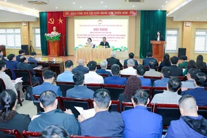 Quang cảnh hội nghị hiệp thương lần thứ ba.