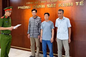 Cơ quan Công an thi hành quyết định khởi tố các bị can.
