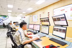 Nhà máy Nhiệt điện Thái Bình 2 áp dụng nhiều biện pháp công nghệ và quản lý môi trường tiên tiến. (Ảnh: PHONG SƠN)