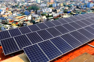 Gỡ "nút thắt" để thu hút đầu tư vào năng lượng xanh.