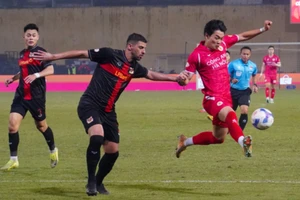 Màn so tài giữa hai Ninh Bình và Công an Hà Nội ở vòng 16 LPBank V-League mang ý nghĩa quan trọng trong cuộc đua vô địch. (Ảnh: TTXVN)